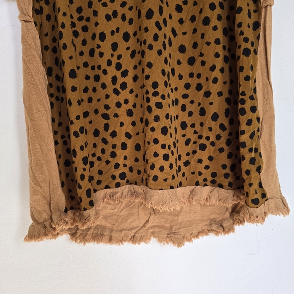 Umgee Brown Black Dalmatian Animal Print Frayed Hem Blouse Top Size Small - Picture 3 of 8